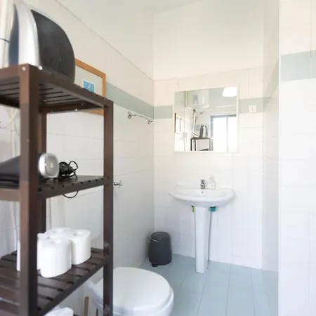 Apartment Spacious 2 Bedroom Apt With Large Living Room Lisbon