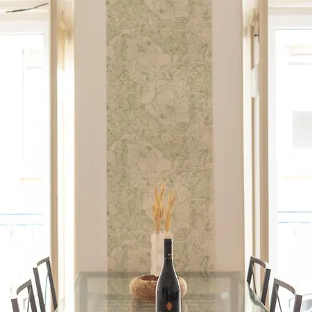 Spacious 2 Bedroom Apt With Large Living Room Lisbon Apartment