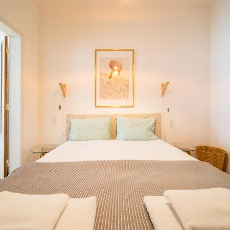 Spacious 2 Bedroom Apt With Large Living Room Lisbon