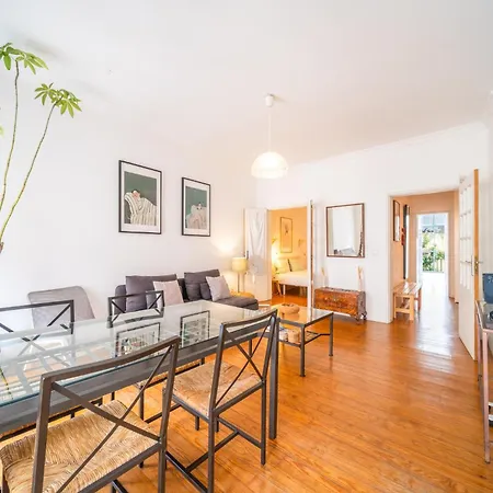 Spacious 2 Bedroom Apt With Large Living Room Lisbon Apartment