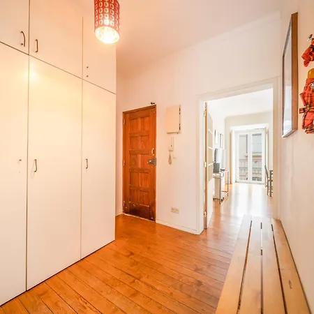 Spacious 2 Bedroom Apt With Large Living Room Lisbon Apartment *