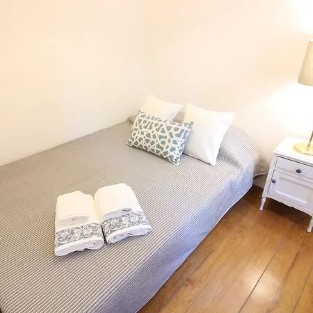 Apartment Spacious 2 Bedroom Apt With Large Living Room Lisbon Lisbon