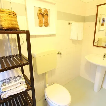 Spacious 2 Bedroom Apt With Large Living Room Lisbon Apartment *