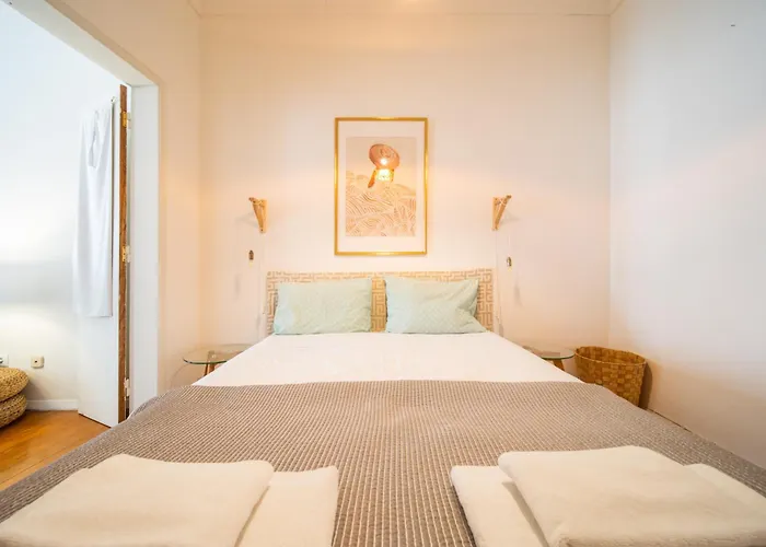 Spacious 2 Bedroom With Large Living