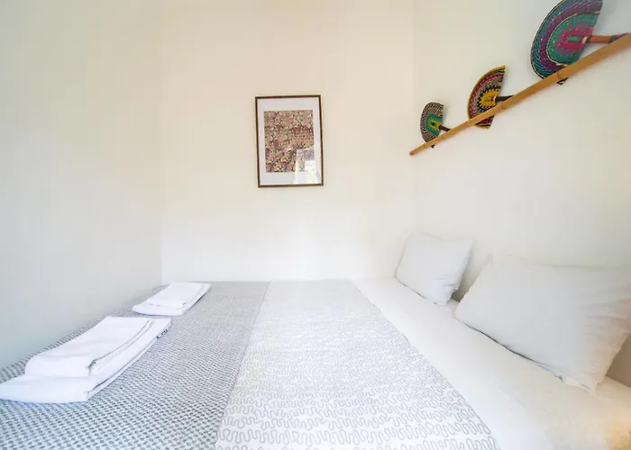 Spacious 2 Bedroom With Large Living شقة *