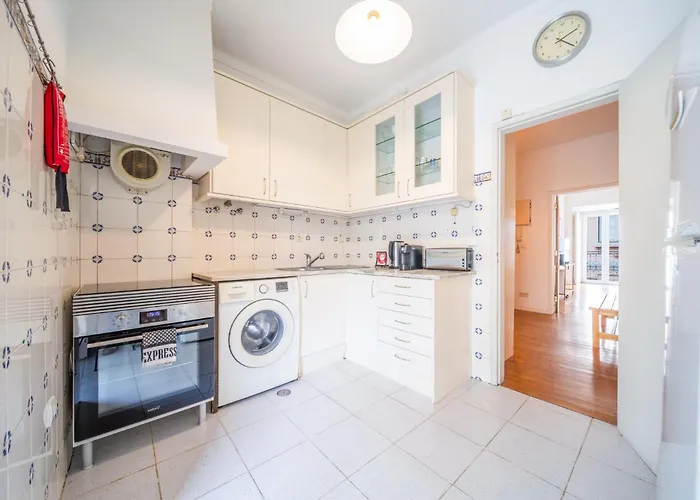 Spacious 2 Bedroom With Large Living