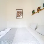 Spacious 2 Bedroom With Large Living דירה *