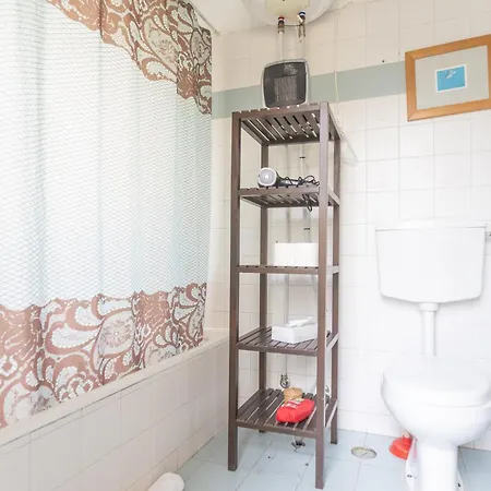 Apartment Spacious 2 Bedroom Apt With Large Living Room Lisbon Lissabon