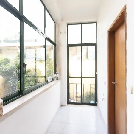 Spacious 2 Bedroom Apt With Large Living Room Lisbon * Lissabon