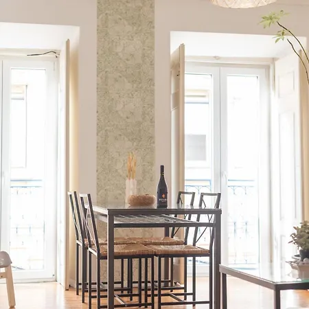 Apartment Spacious 2 Bedroom Apt With Large Living Room Lisbon