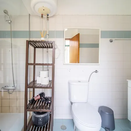 Spacious 2 Bedroom Apt With Large Living Room Lisbon *