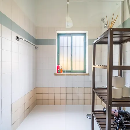 Apartment Spacious 2 Bedroom Apt With Large Living Room Lisbon