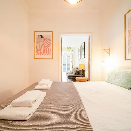 Spacious 2 Bedroom Apt With Large Living Room Lisbon *