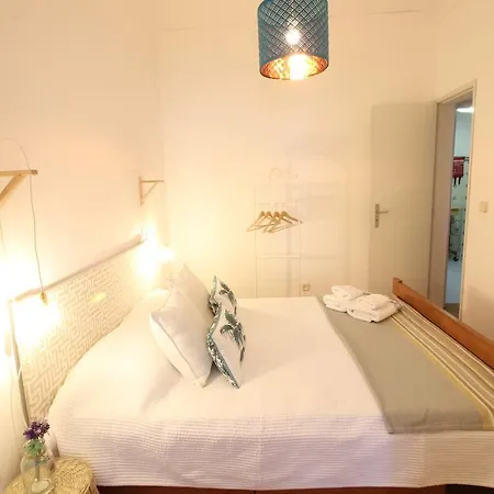 Spacious 2 Bedroom Apt With Large Living Room Lisbon * Lissabon